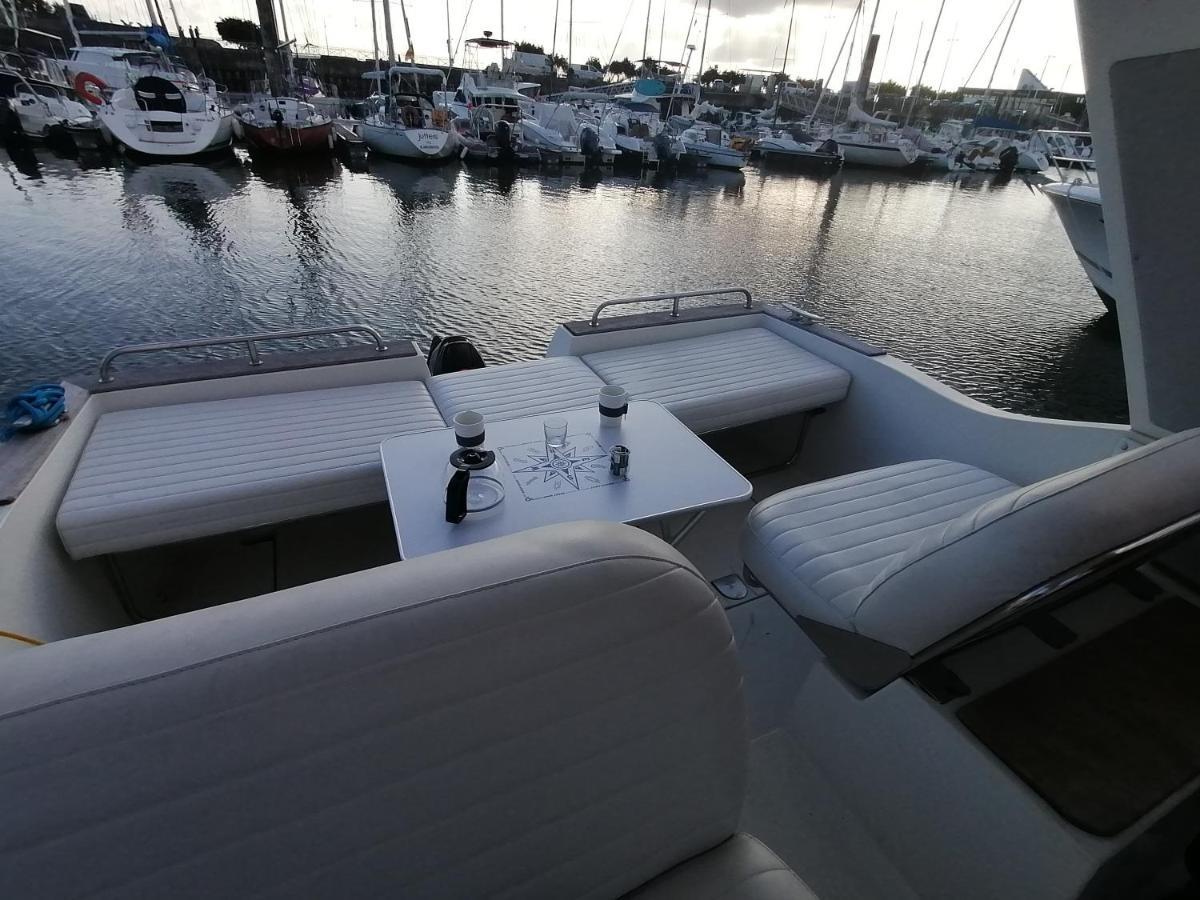 Sejour Insolite Sur Un Yacht. Bateau Hotel A Quai. La Rochelle  Exterior foto